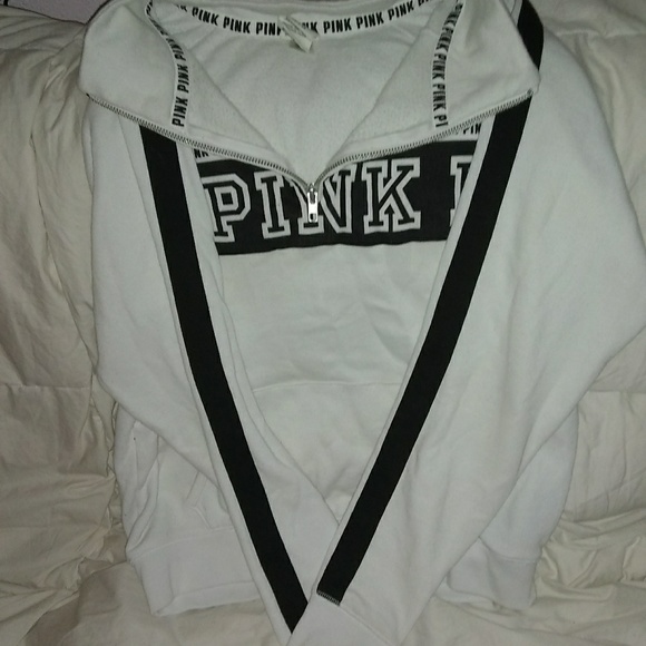 White VS PINK sweater - Picture 2 of 5